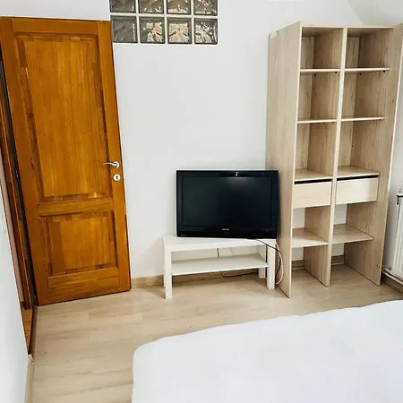 Schei Brasov-скей 아파트